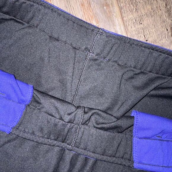 Under Armour Purple Black Athletic Shorts Women's Medium - Picture 2 of 2